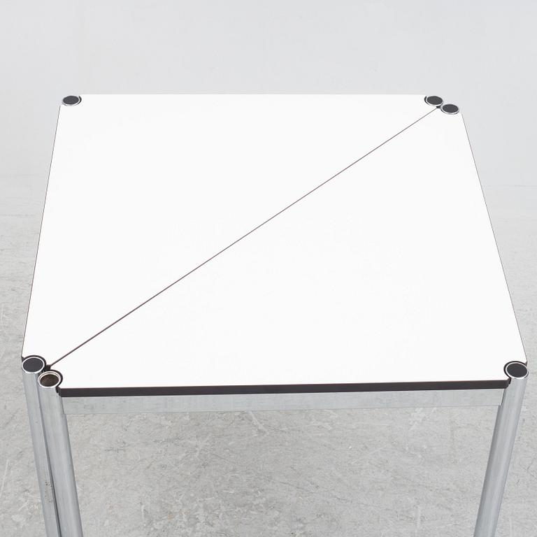 USM Haller, a pair of side tables.