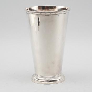 VAS/BÄGARE, silver, R & C, Stockholm 1939. Vikt ca 660 gram.