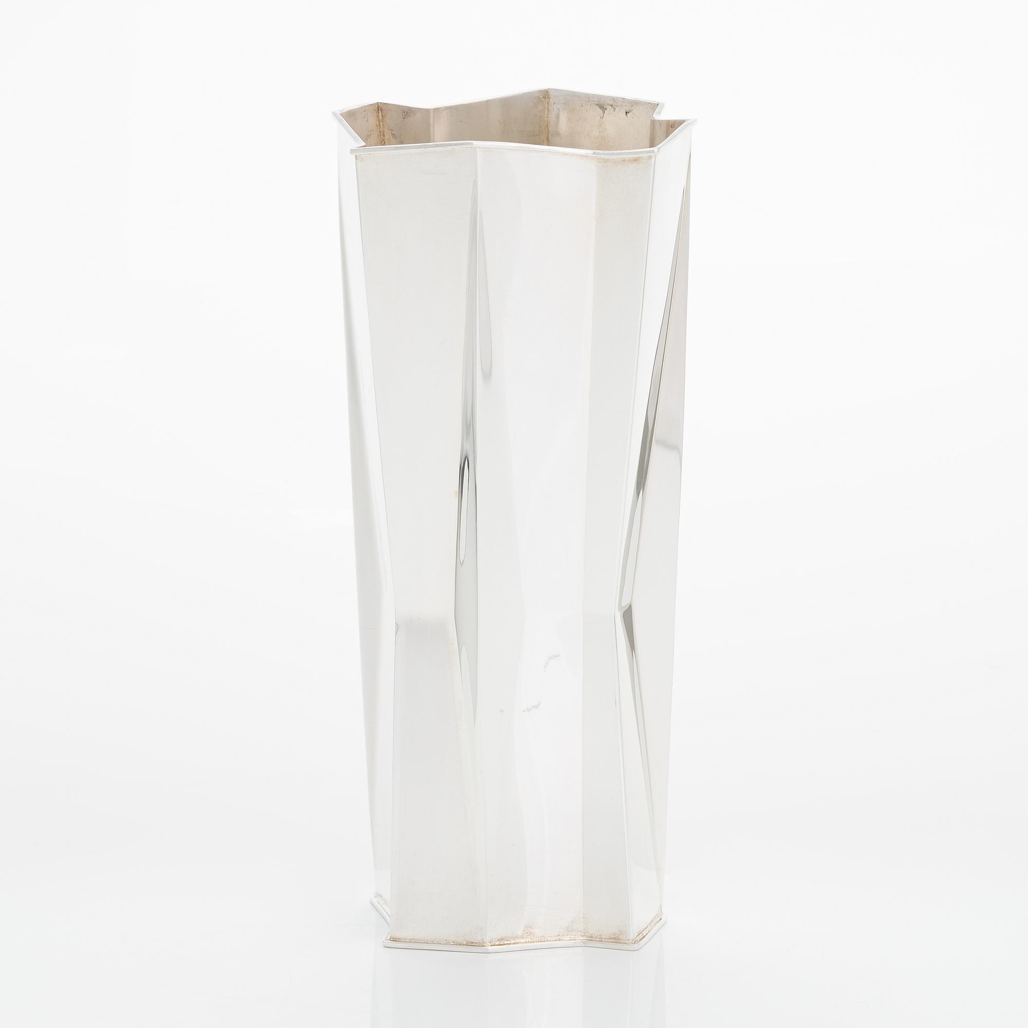 Tapio Wirkkala, a sterling silver vase 'TW6-4', Kultakeskus, Hämeenlinna 1971.