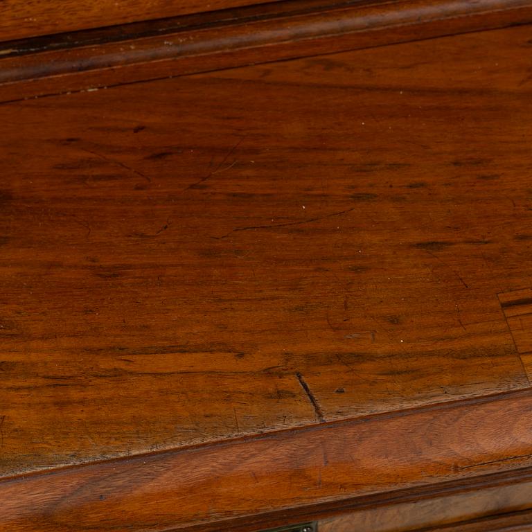 Bokskåp, nyrenässans, omkring 1900.