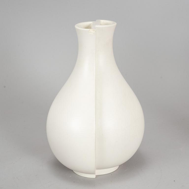 WILHELM KÅGE, a 'Surrea' stoneware vase from Gustavsberg.