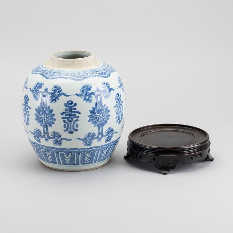 A porcelain jar from the 18th century China.