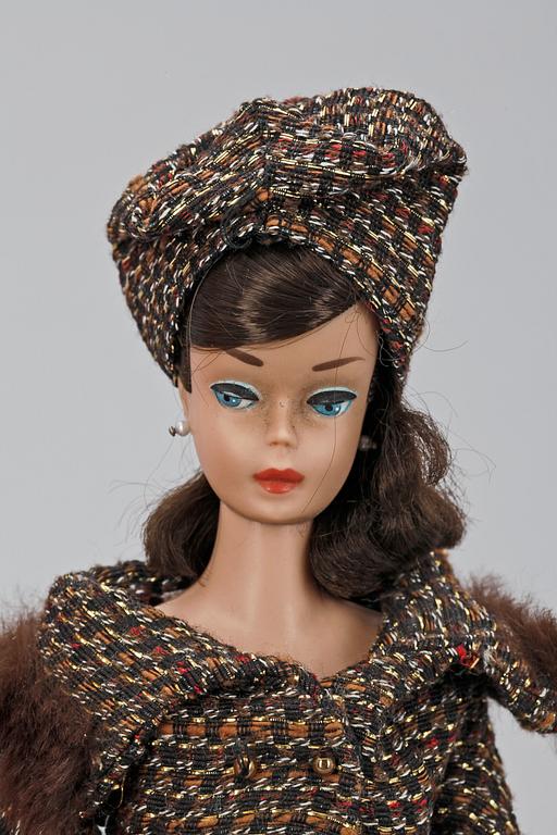 BARBIEDOCKOR, 2st samt kläder och tillbehör, Mattel, 1960-talets början.