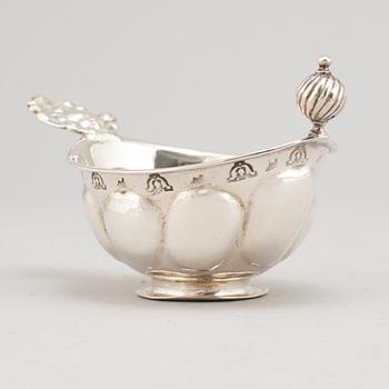 A Swedish mid 18th century silver brandy-bowl, mark of Johan Söderdahl, Söderköping 1753.