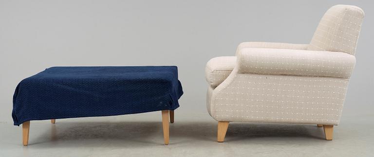 FÅTÖLJ OCH PALL, modern tillverkning, 2000-tal.