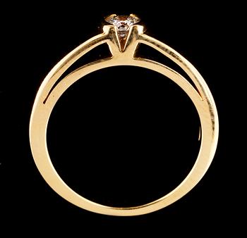 RING, 18k guld med briljantslipad diamant, 0.26 ct.