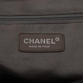 Chanel, A brown caviar leather bag, 2006-2008.