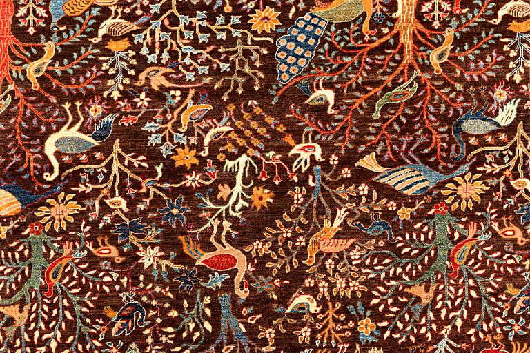 A Ziglar Ariana carpet a. 296 x 204 cm.