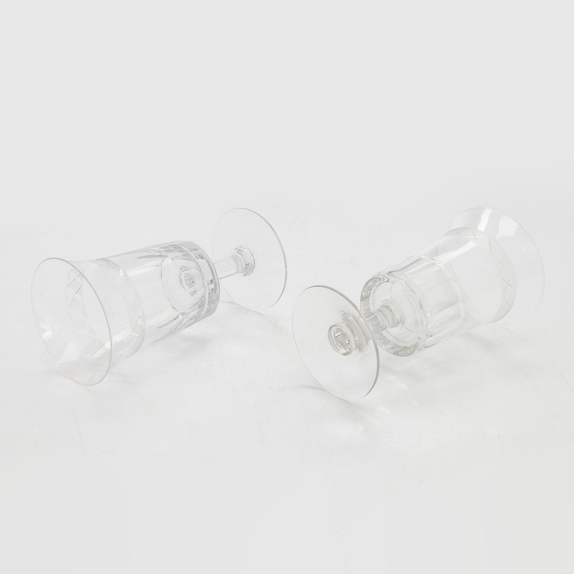 Glasservis, 85 st, "Antica" Nuutajärvi, Notsjö. I produktion 1900-1969.