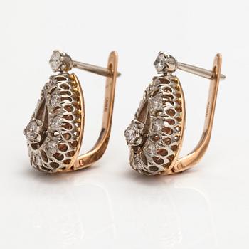 Korvakoru, 14K kultaa ja timantteja n. 0.96 ct yht. Venäjä.
