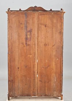 BOKSKÅP, senempire. 1800-talets första hälft.