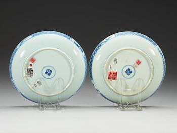 A pair of blue and white dishes, Qing dynasty, Kangxi (1662-1722).