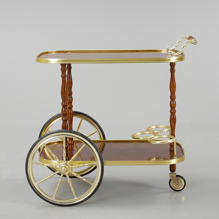 SERVERINGSVAGN, 1900-talets andra hälft.