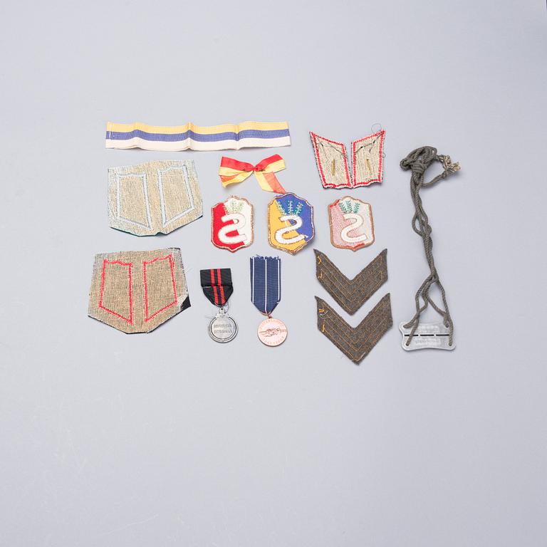 PARTI MEDALJER och MÄRKEN, ca 54 st, mestadels från Andra världskriget, Finland.