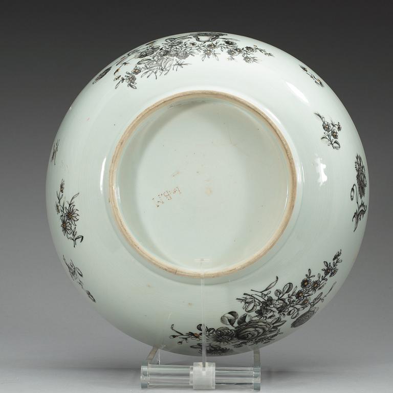 A grisaille punch bowl with a Swedish Bank note, Qing dynasty, Qianlong dated 1762.