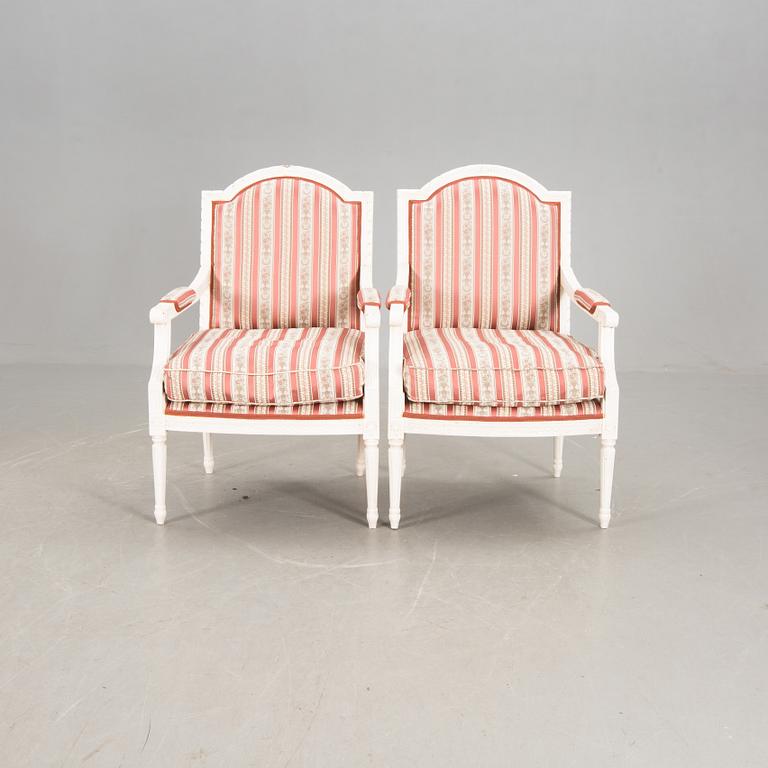 KARMSTOLAR, ett par, Louis XVI-stil, 1900-talets slut.