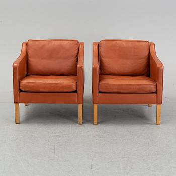 Børge Mogensen, a pair of easy chairs, model number 2421-22, Fredericia Stolefabrik, Denmark.