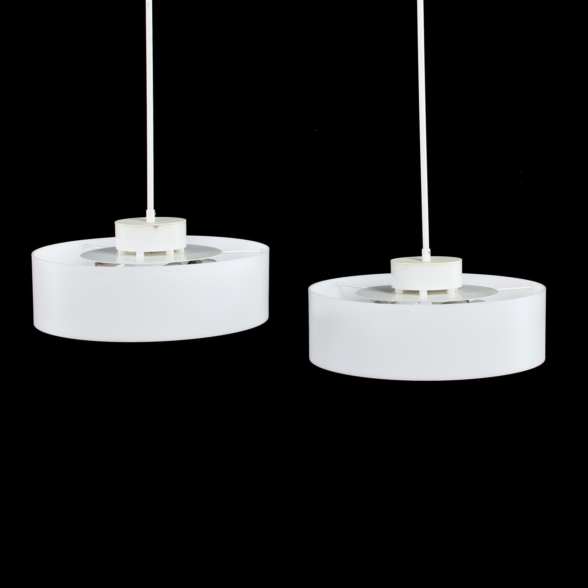 TAKLAMPOR, ett par, Luxus, 1900-talets andra hälft. Höjd 75 cm.