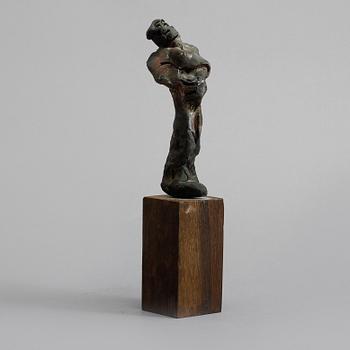 CLAES HAKE. Skulptur, brons på träsockel, signerad, 1900-talets andra hälft.