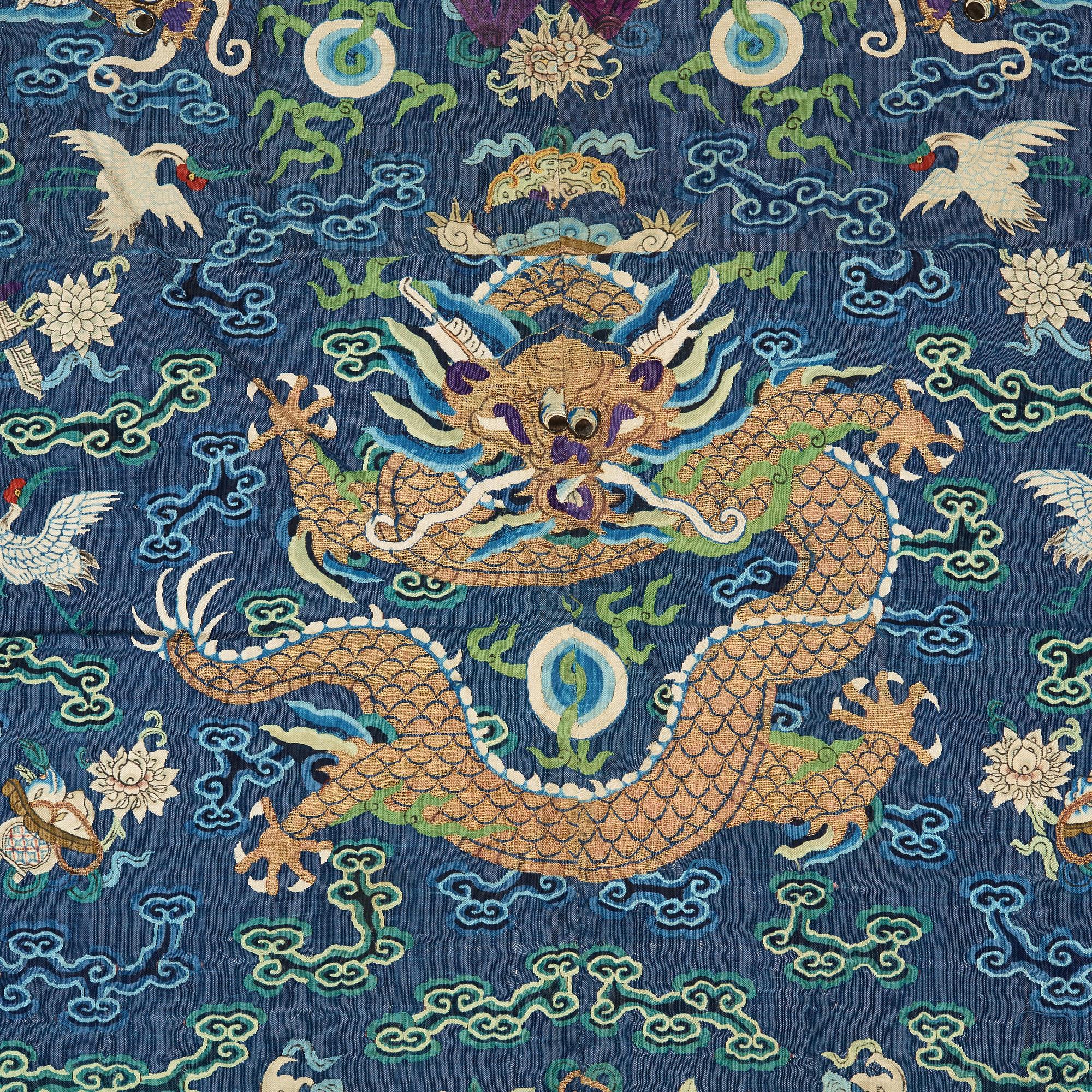 ANTIK KESIVÄVNAD (Kossu). Kina sen Qing. 185,5 x 83,5 cm.