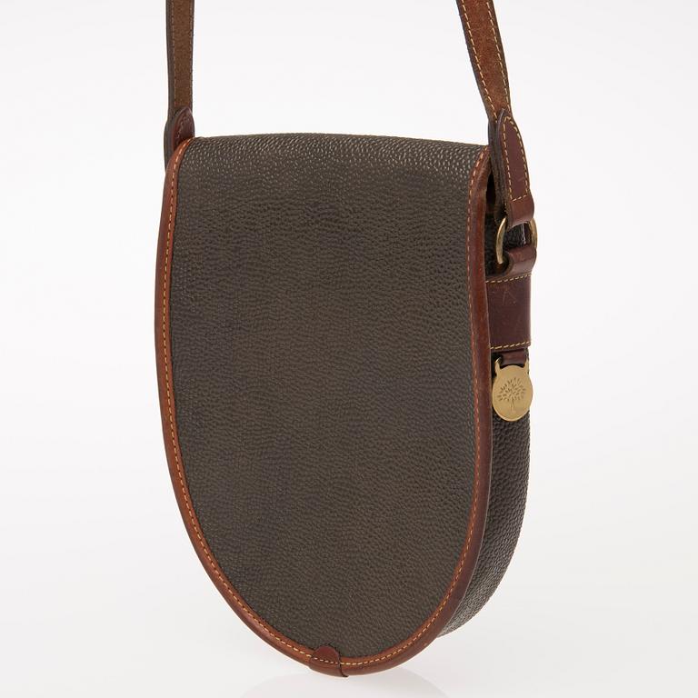 VINTAGE CROSS BODY BAG.