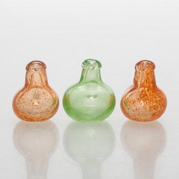 Oiva Toikka, Miniature glass birds, "Goldcrest", 3 pcs, signed Oiva Toikka Nuutajärvi.