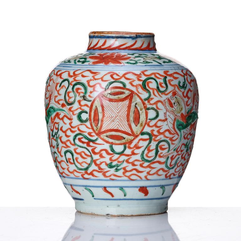 A wucai Transitional jar, 17th Century.