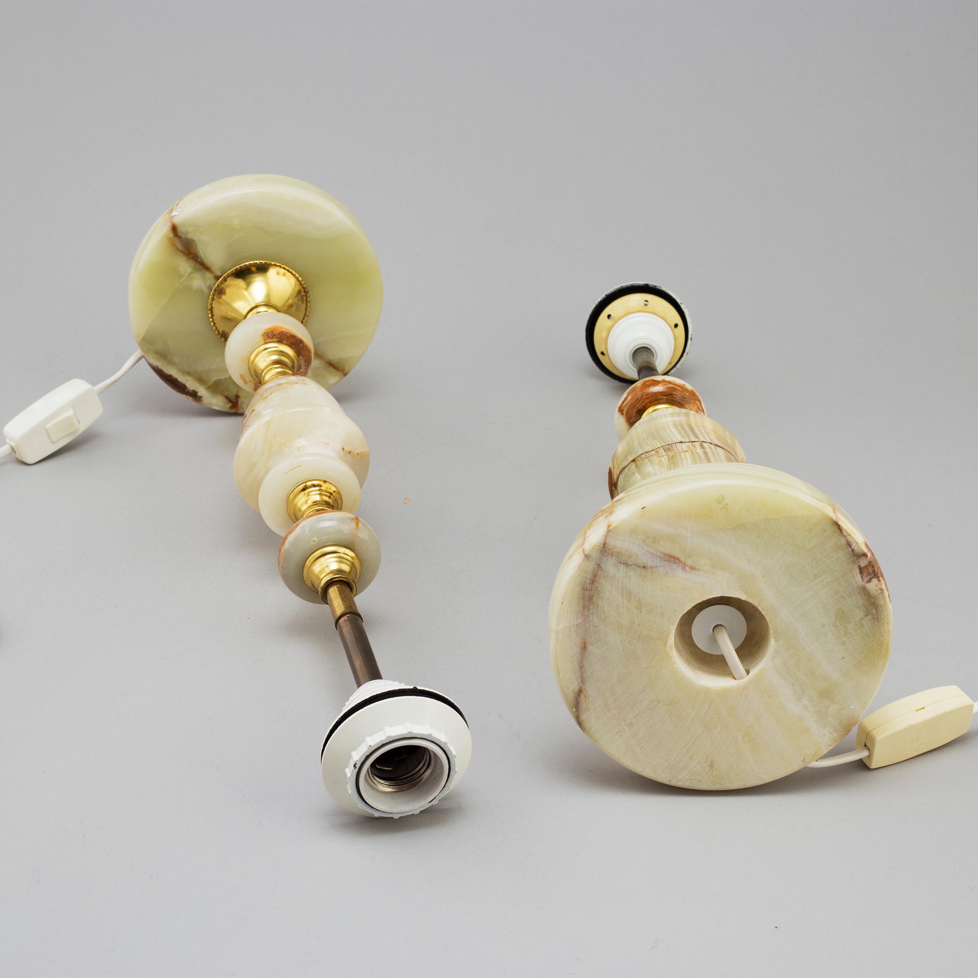 BORDSLAMPOR, ett par, 1900-talets andra hälft.