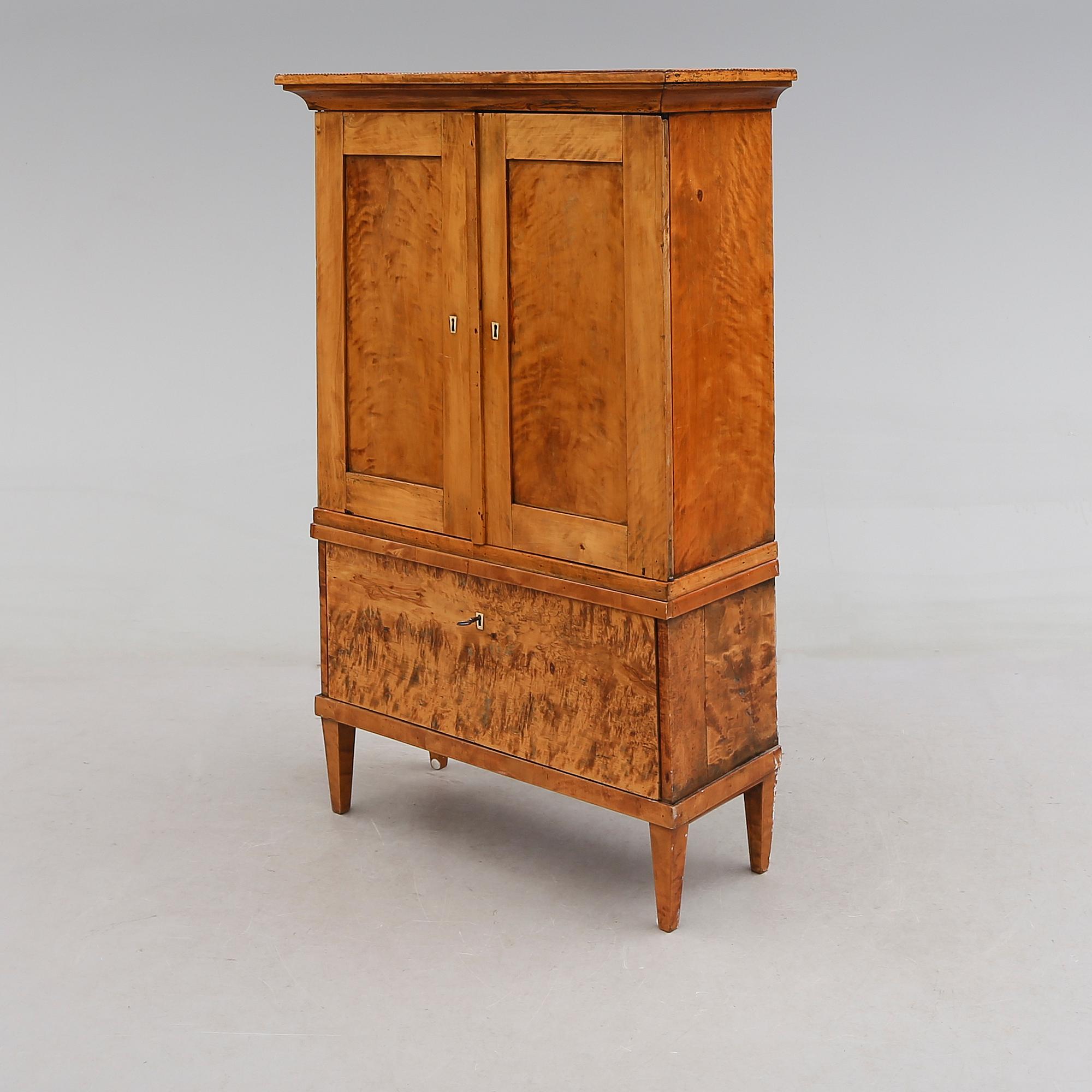 SKÅP, 1800-talets andra hälft, senare montering.