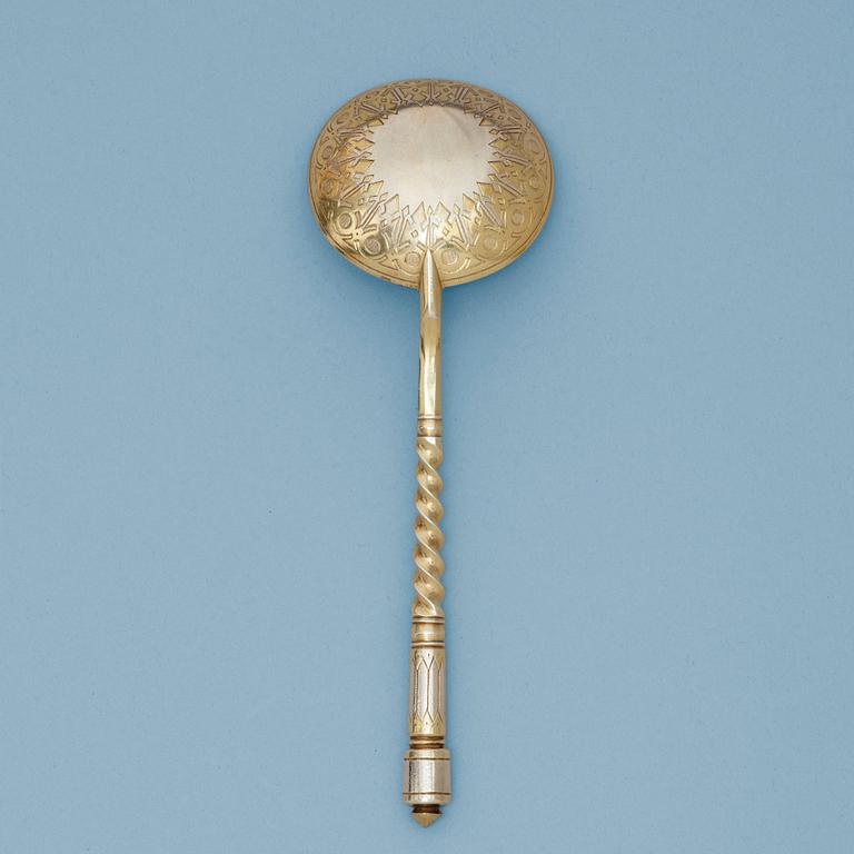 A Russian 19th century parcel-gilt caviar-spoon, marks of Samuel Z. Filander, S:t Petersburg 1876.