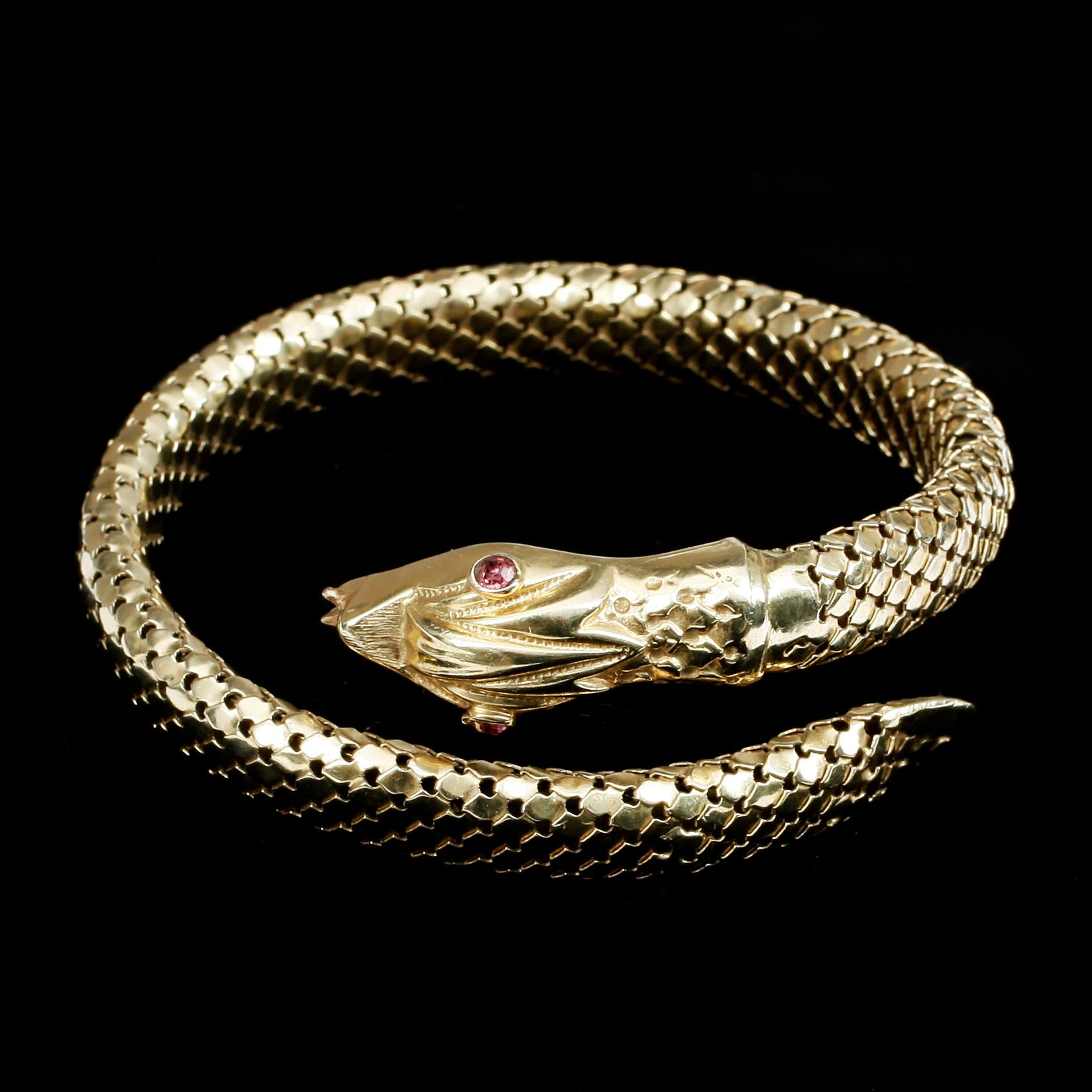 ARMRING, 18k guld. Vikt 39g.