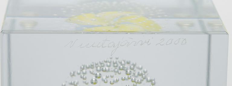 Oiva Toikka, vuosikuutio 2000, signeerattu Oiva Toikka Nuutajärvi 2000, 922/2000.