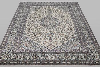 A carpet, Kashan, ca 355 x 247 cm.