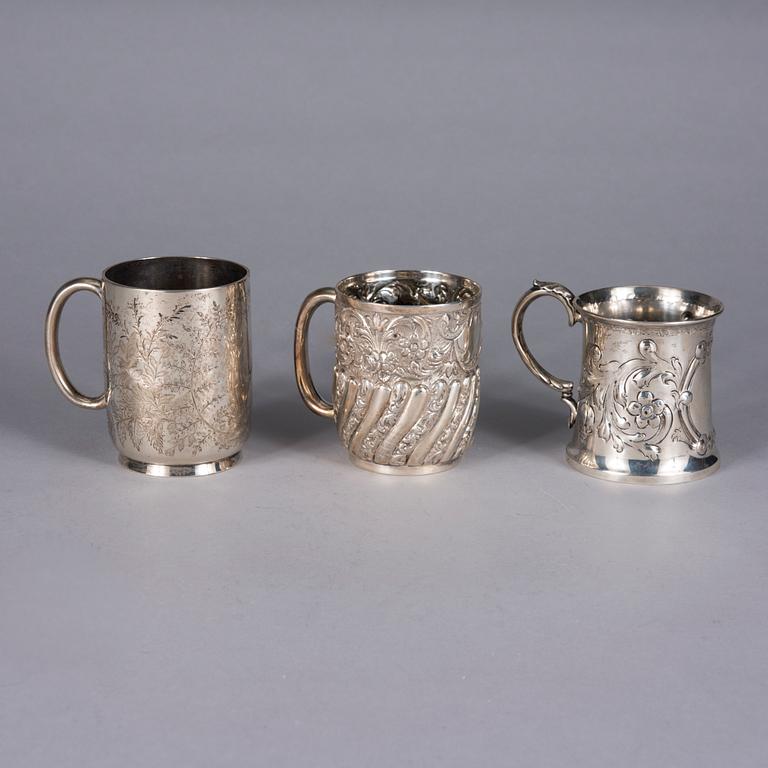 DRYCKESKÄRL, 3 st, silver, England 1857-1897. Vikt ca 408 g.