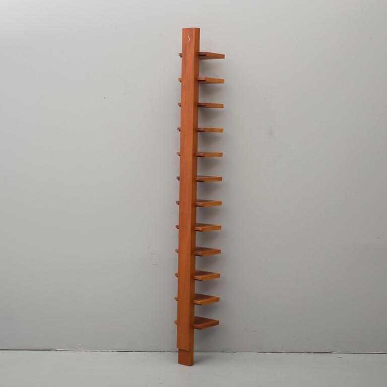 HYLLA, "Pilaster", John Kandell, Källemo, 1900/2000-tal.