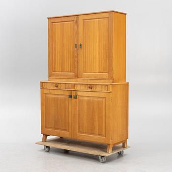 Carl Malmsten, skåp, "Calmare Nyckel", Åfors Möbelfabrik, 1900-talets andra hälft.