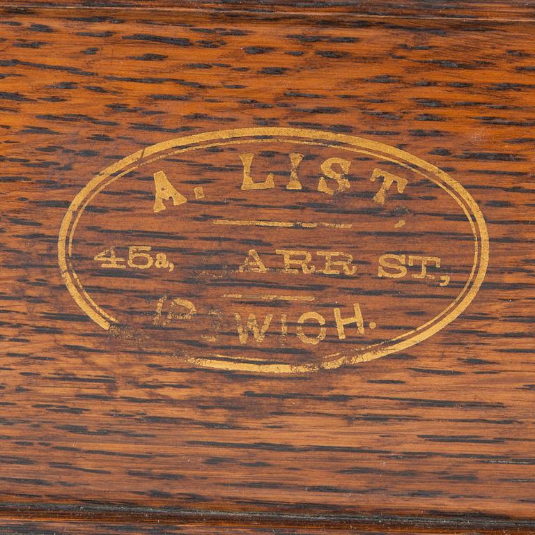 A Columbia Graphophone early 1900s.