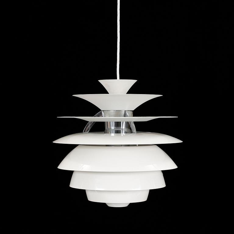 TAKLAMPA,"PH Snowball", Poul Henningsen, Louis Poulsen, Danmark. Höjd 40 cm.