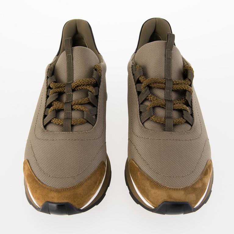 HERMÈS Miles Sneakers in size 42.5.