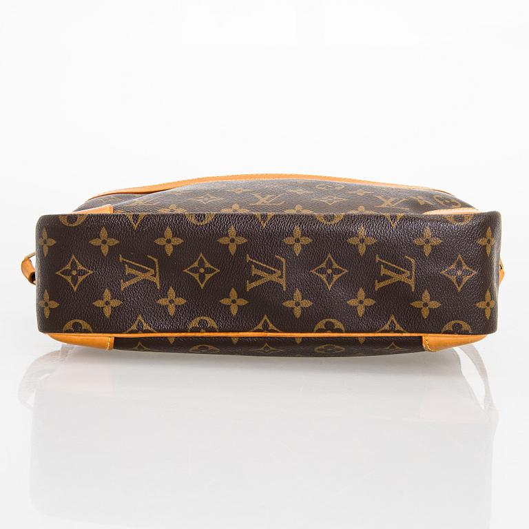 Louis Vuitton, a Monogram 'Trocadero 30' Bag.