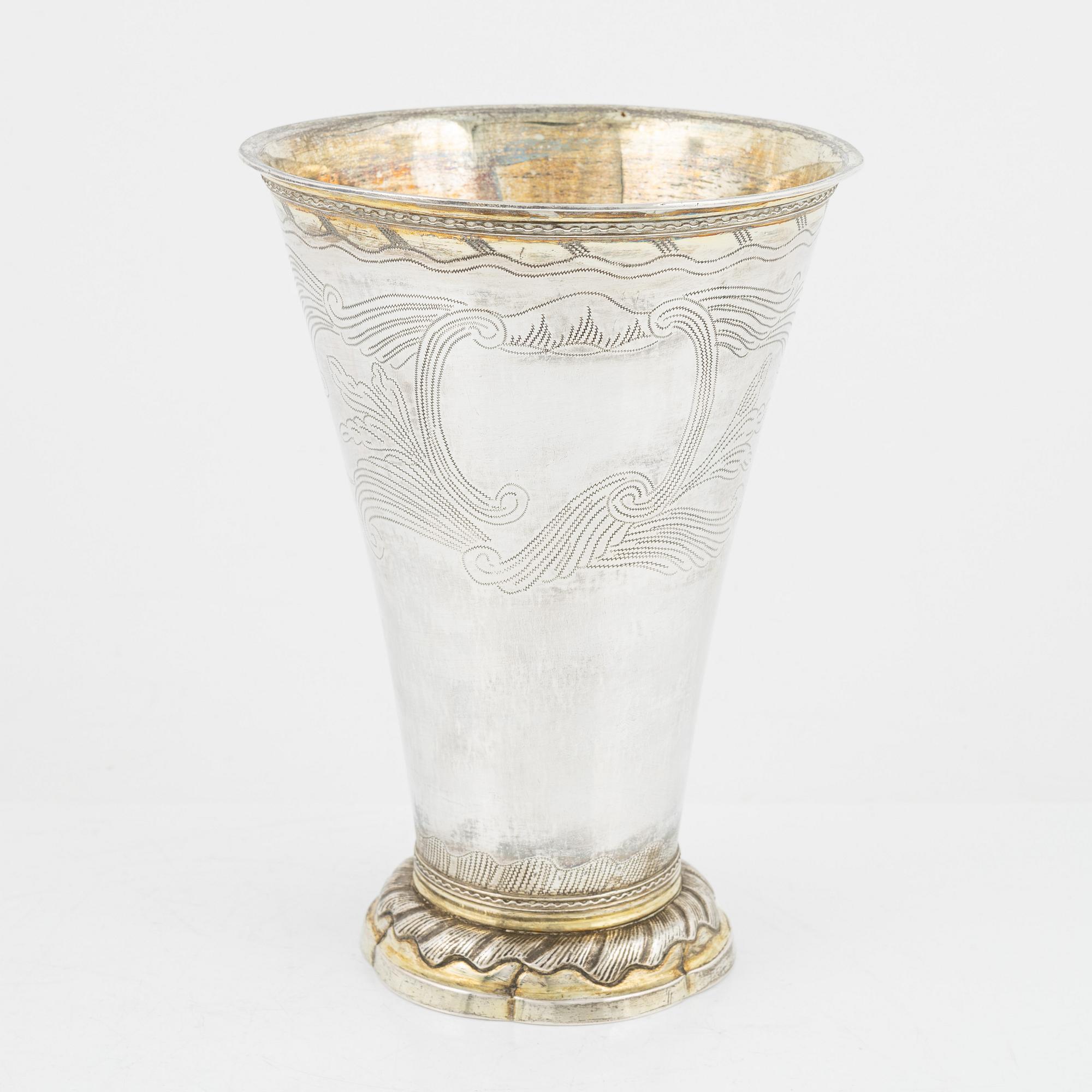 A silver beaker by Erik Lemon, Uppsala, 1780.