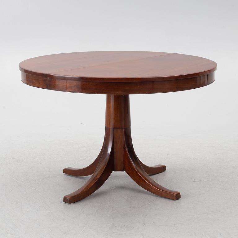 Frits Henningsen, a dining table, Denmark, mid-20th century.