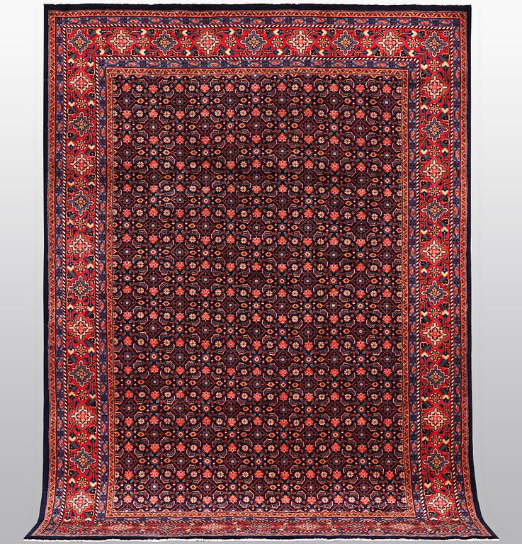 A carpet, Mahal, ca 357 x 248 cm.