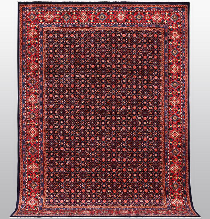 A carpet, Mahal, ca 357 x 248 cm.