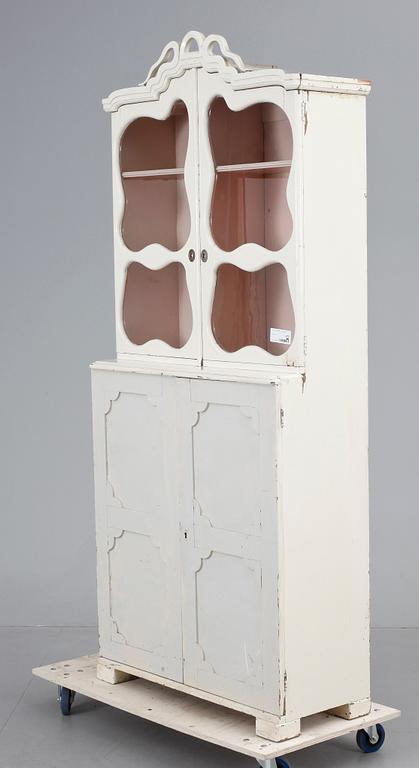 VITRINSKÅP, 1800/1900-tal.