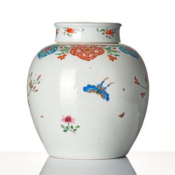 Bojan med lock, porslin. Qingdynastin, 1700-tal.