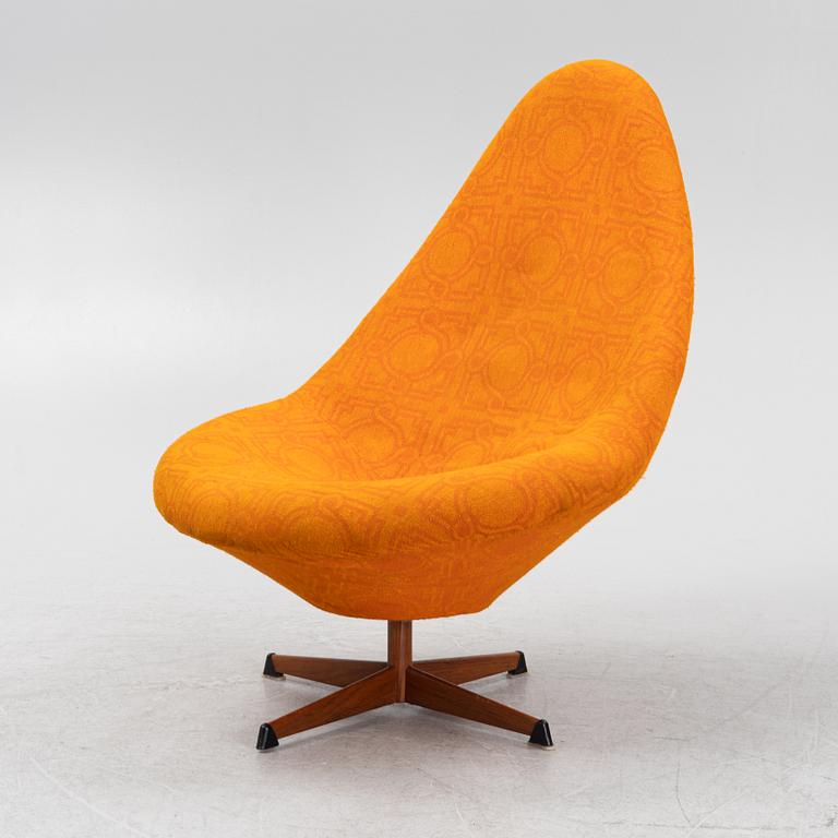 A swivel easy chair from Dahléns 1970s.
