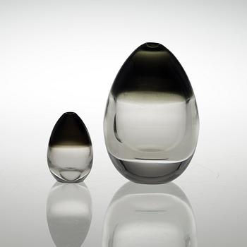 TIMO SARPANEVA, LASIVEISTOS, 2 KPL. Muna.  Sign. Timo Sarpaneva, Iittala 57 ja 58.