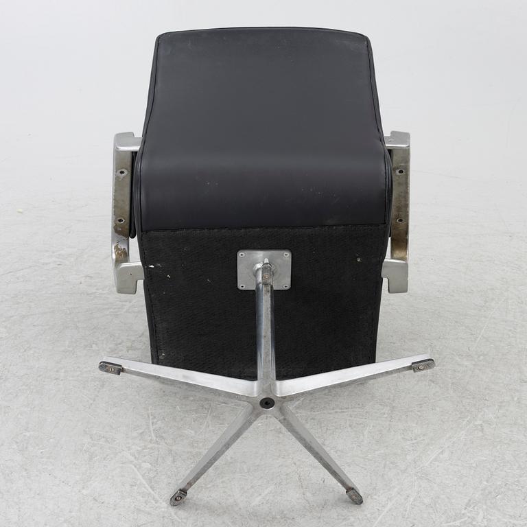 Arne Jacobsen, an 'Oxford' chair, Fritz Hansen, Denmark, 1969.