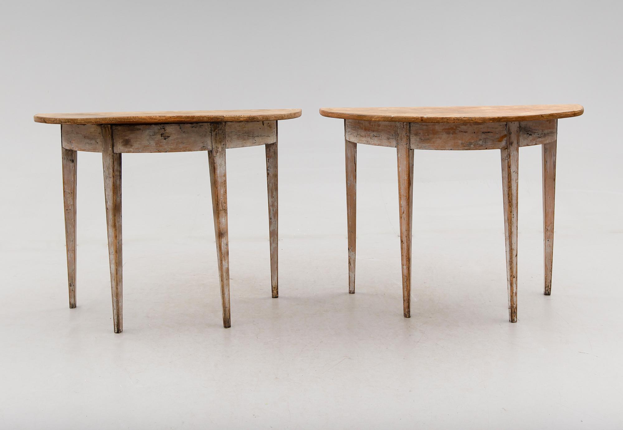 VÄGGBORD, 1 par, omkring år 1800.